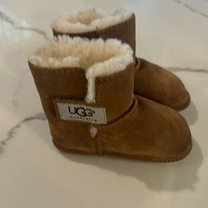 Baby Uggs like new